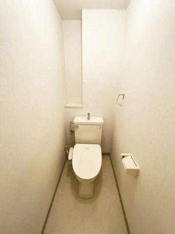 トイレ　※同建物の類似写真となります。