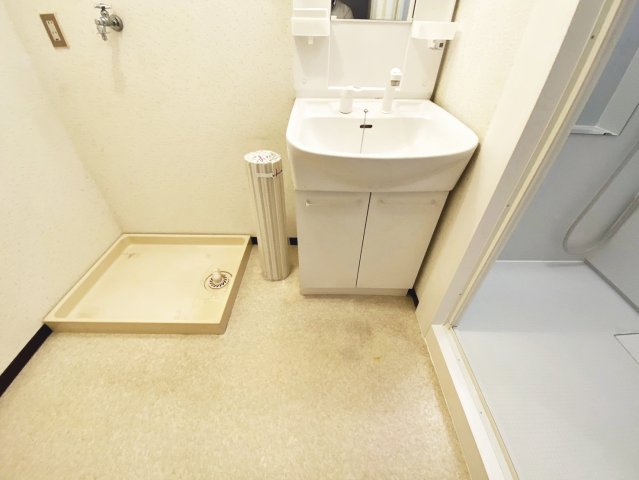 洗面設備　※同建物の類似写真となります。