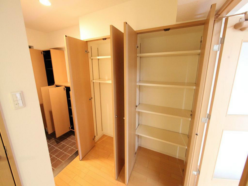 収納　玄関収納　収納充実しています