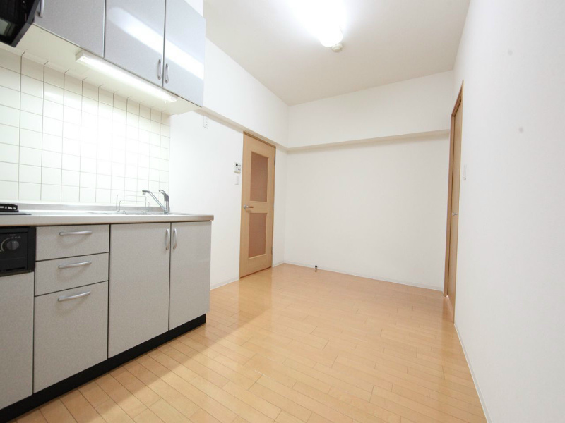 居室・リビング　ダイニング7.08帖　システムキッチン（3口ガスコンロ・グリ