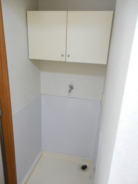 その他　★洗濯機置場・吊戸棚収納付き★