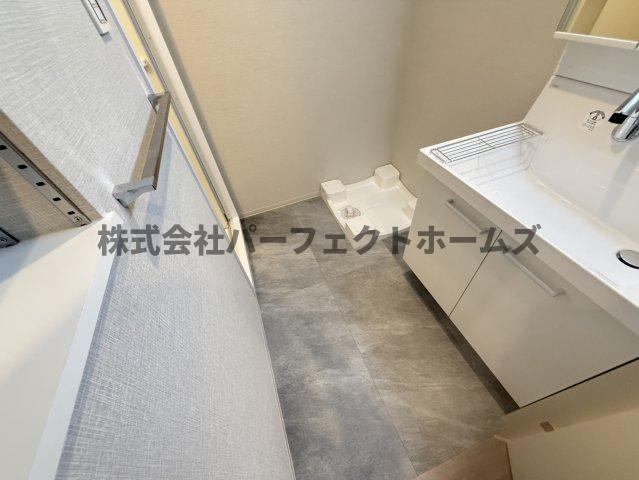 洗面設備　ゆったりとスペースのある洗面所