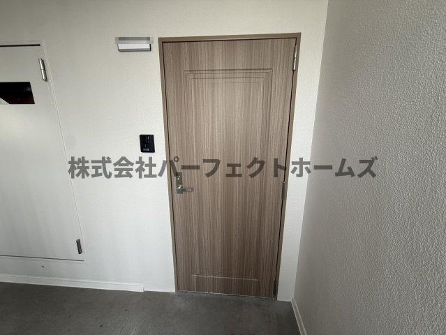 玄関　収納もある玄関です