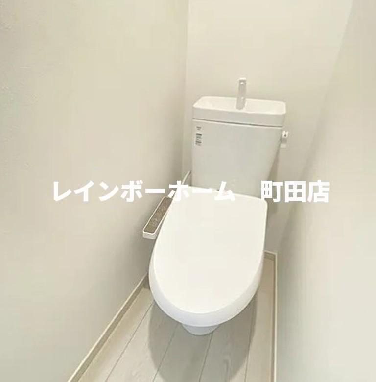 トイレ　※同施工会社参考写真