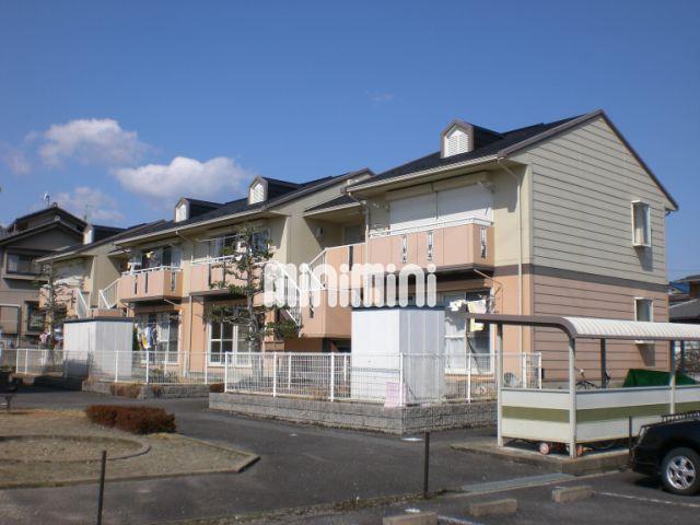 建物外観　プライベート重視の中階段タイプ。