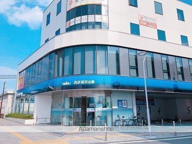 銀行　西武信用金庫（銀行）まで402m