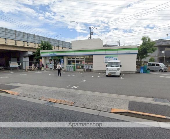 コンビニ　ファミリーマート（コンビニ）まで486m