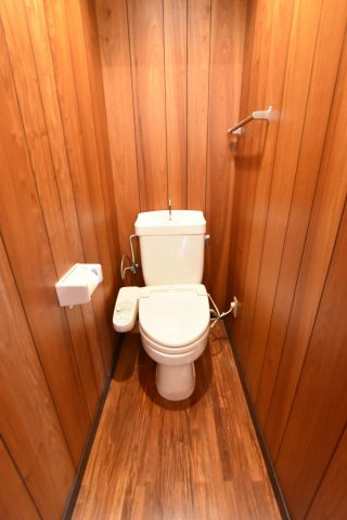 トイレ　別号室の画像です。ご参考下さい。