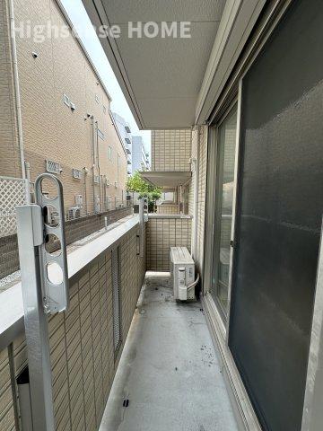 バルコニー　バルコニーからの眺めを楽しみながら食事をしませんか