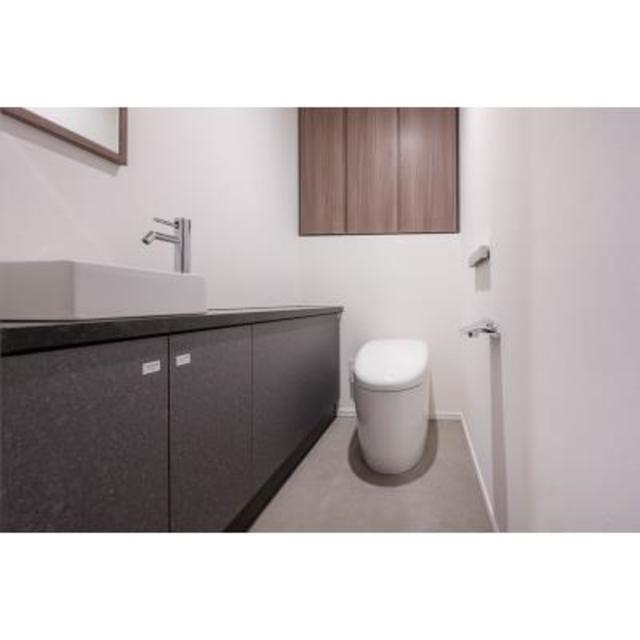 トイレ　※写真は同タイプ住戸です。