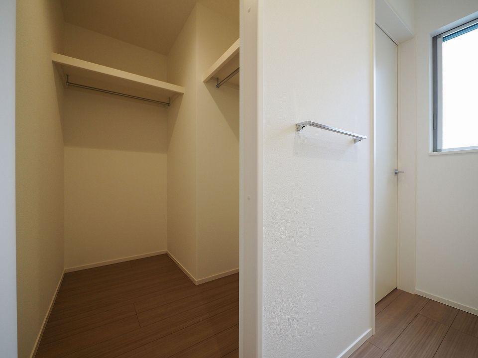 収納　大切な荷物が収納できるウォークインクローゼット