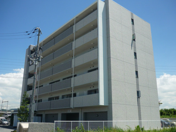 建物外観　オートロック付きで防犯面安心★