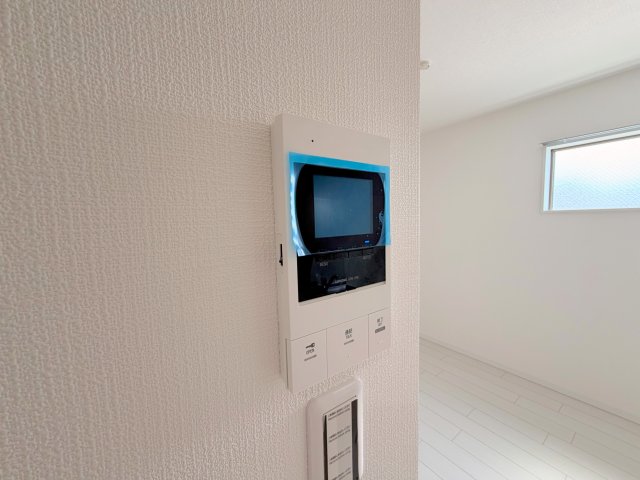 セキュリティ　TVモニターホンで来客が誰か確認してから開けて下さいね
