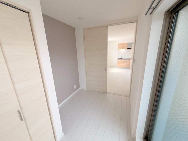 その他部屋・スペース　ゆとりのあるベッドルームで快適な睡眠をとってくださいね。