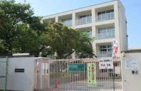 小学校　東大阪市立弥栄小学校（小学校）まで1005m