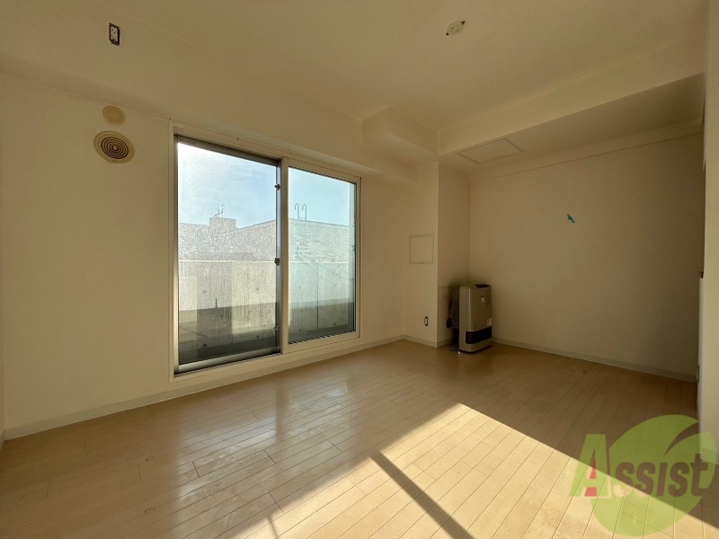 居室・リビング　明るいお部屋は気持ちよく過ごせそうですね。