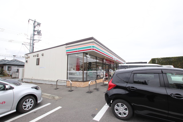 コンビニ　セブン－イレブン　前橋石倉５丁目店（コンビニ）まで270m