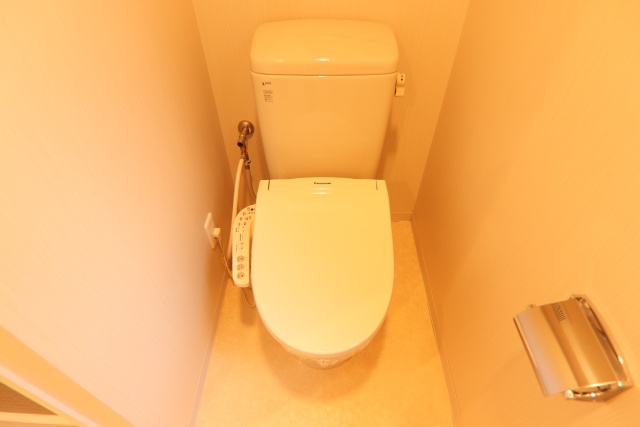 トイレ　※別室の参考写真の為、現況優先です。