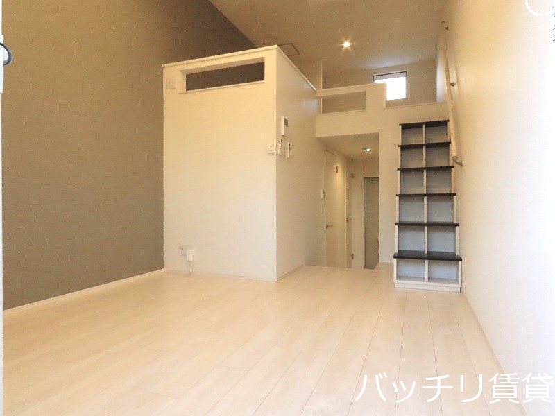 居室・リビング　画像は同型タイプの為、現状を優先致します。