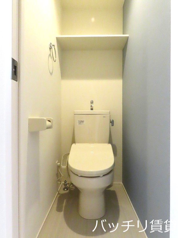 トイレ　画像は同型タイプの為、現状を優先致します。