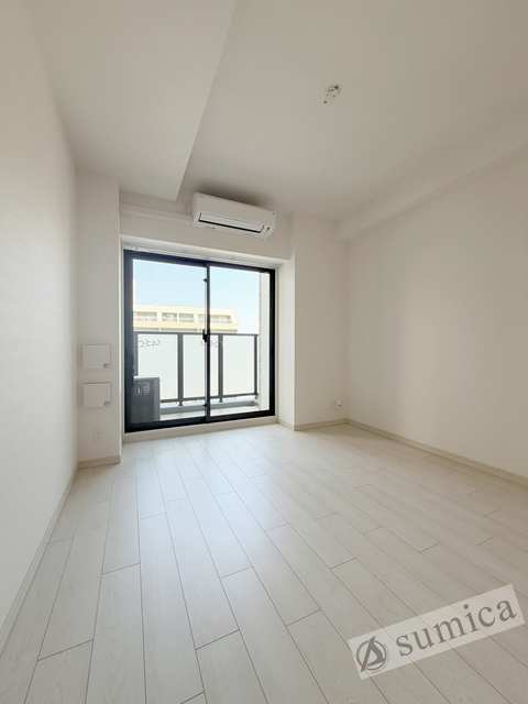 バルコニー　ワンちゃん猫ちゃんも嬉しい明るいお部屋です