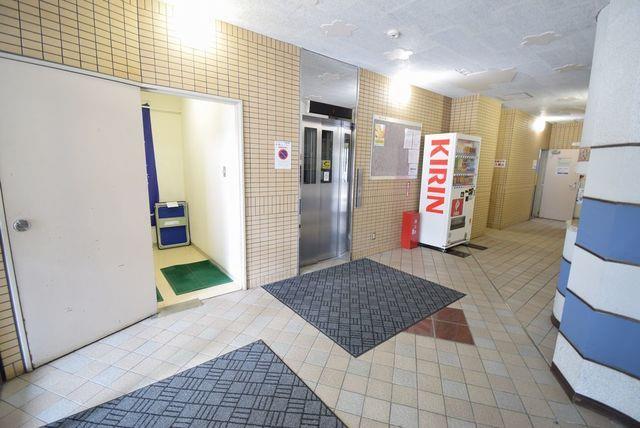 エントランス　エントランス