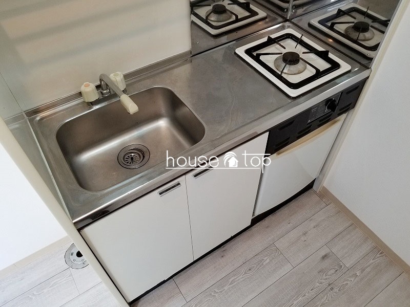 キッチン　ガスコンロ付システムキッチン！調理スペースも広いですよ♪