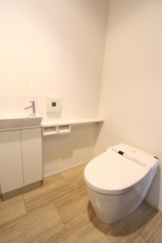 トイレ　同タイプ・参考写真