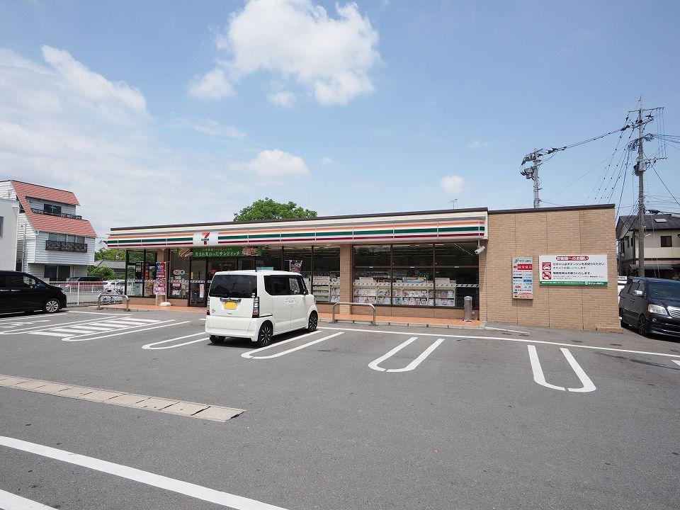 コンビニ　セブン-イレブン（コンビニ）まで350m