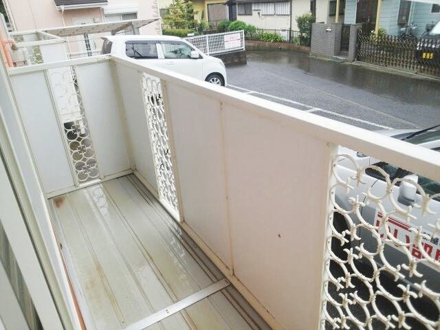 バルコニー　暖かな日差しのふりそそぐバルコニー