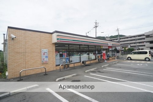 コンビニ　セブンイレブン　王寺町藤井2丁目店（コンビニ）まで1102m