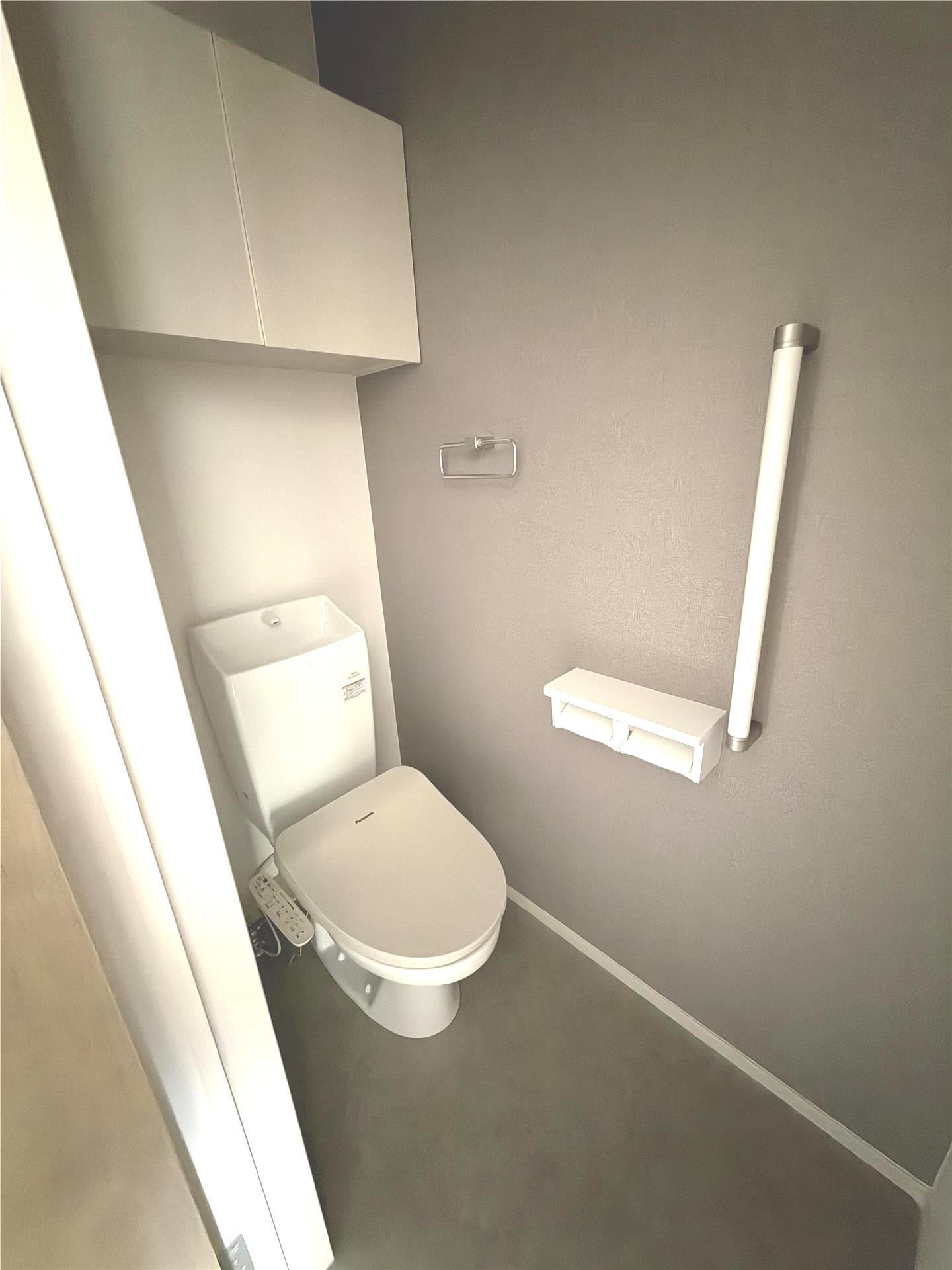 トイレ　※写真は反転タイプです。