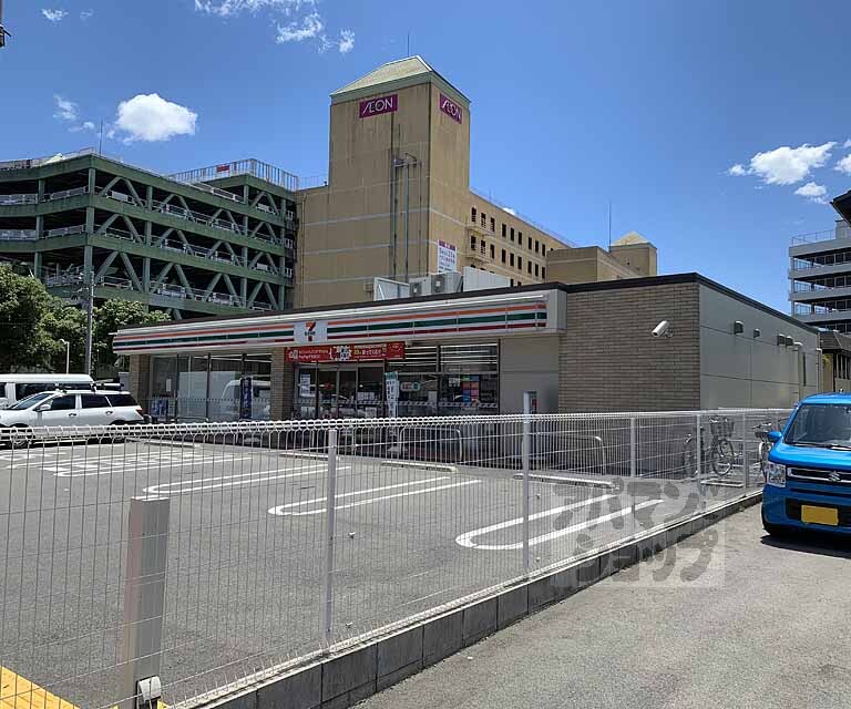 コンビニ　セブンイレブン 亀岡駅前店（コンビニ）まで200m