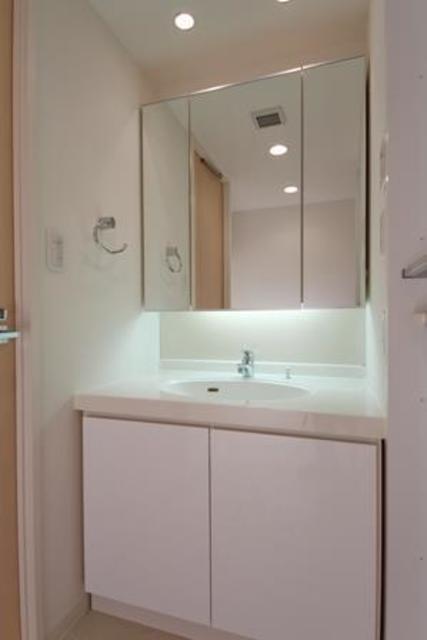 洗面設備　※写真は同タイプ住戸です。