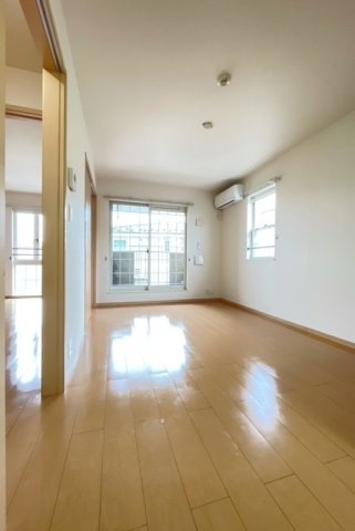 居室・リビング　ゆったり過ごせる居間です