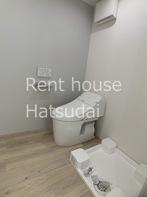 トイレ　別号室の参考写真となります