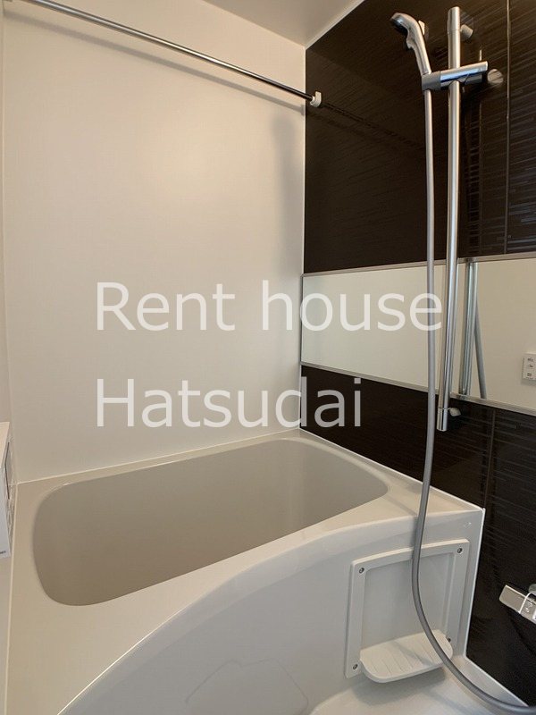 バス・シャワールーム　別号室の参考写真となります