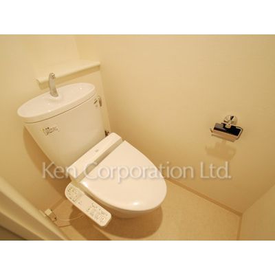 トイレ　同タイプ12階のお部屋を撮影。仕様が異なることがあります。