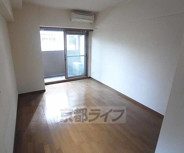 居室・リビング　広々としたお部屋です。