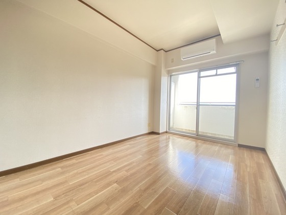 居室・リビング　※別号室の写真です