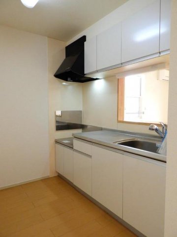 キッチン　コンパクトなキッチンで掃除もラクラク