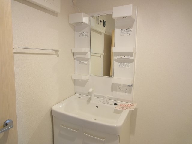 洗面設備　脱衣スペースもあります