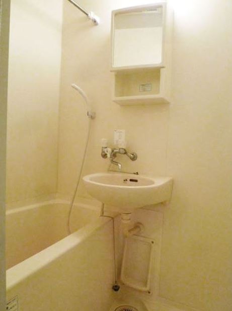 バス・シャワールーム　※別部屋参考写真