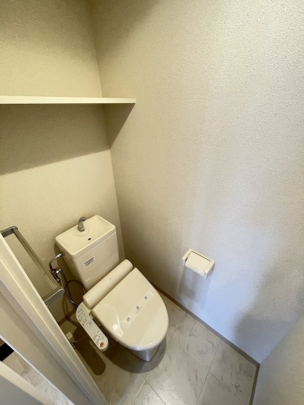 トイレ　イメージ（反転）