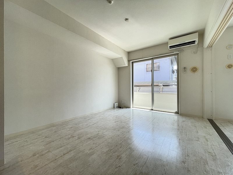 居室・リビング　イメージ（反転）