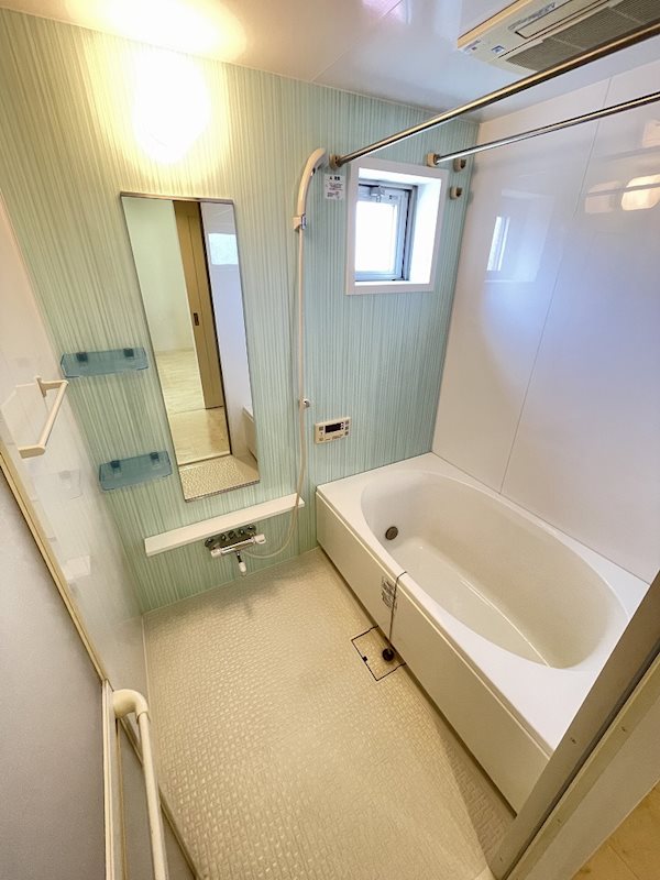 バス・シャワールーム　イメージ（反転）