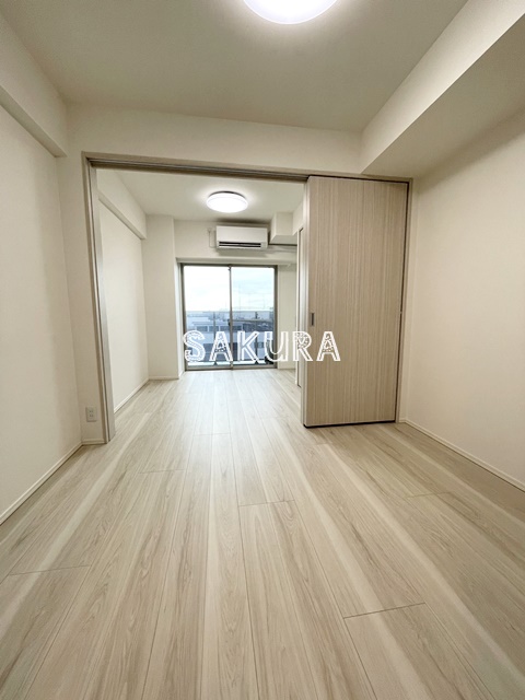 その他設備　エアコン付き・開放感のある室内♪