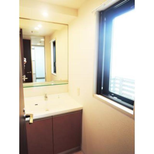 洗面設備　※写真は同タイプ住戸です。