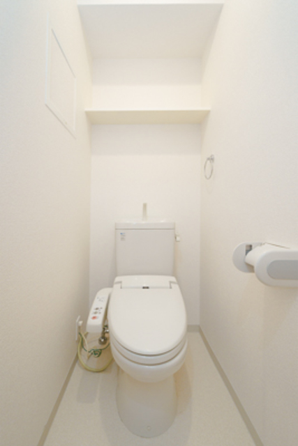 トイレ　※写真は同タイプ住戸です。