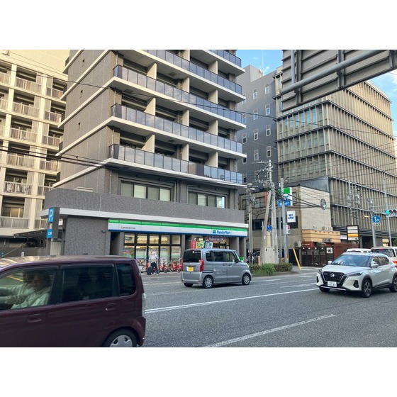 コンビニ　ファミリーマート博多東比恵３丁目（コンビニ）まで86m
